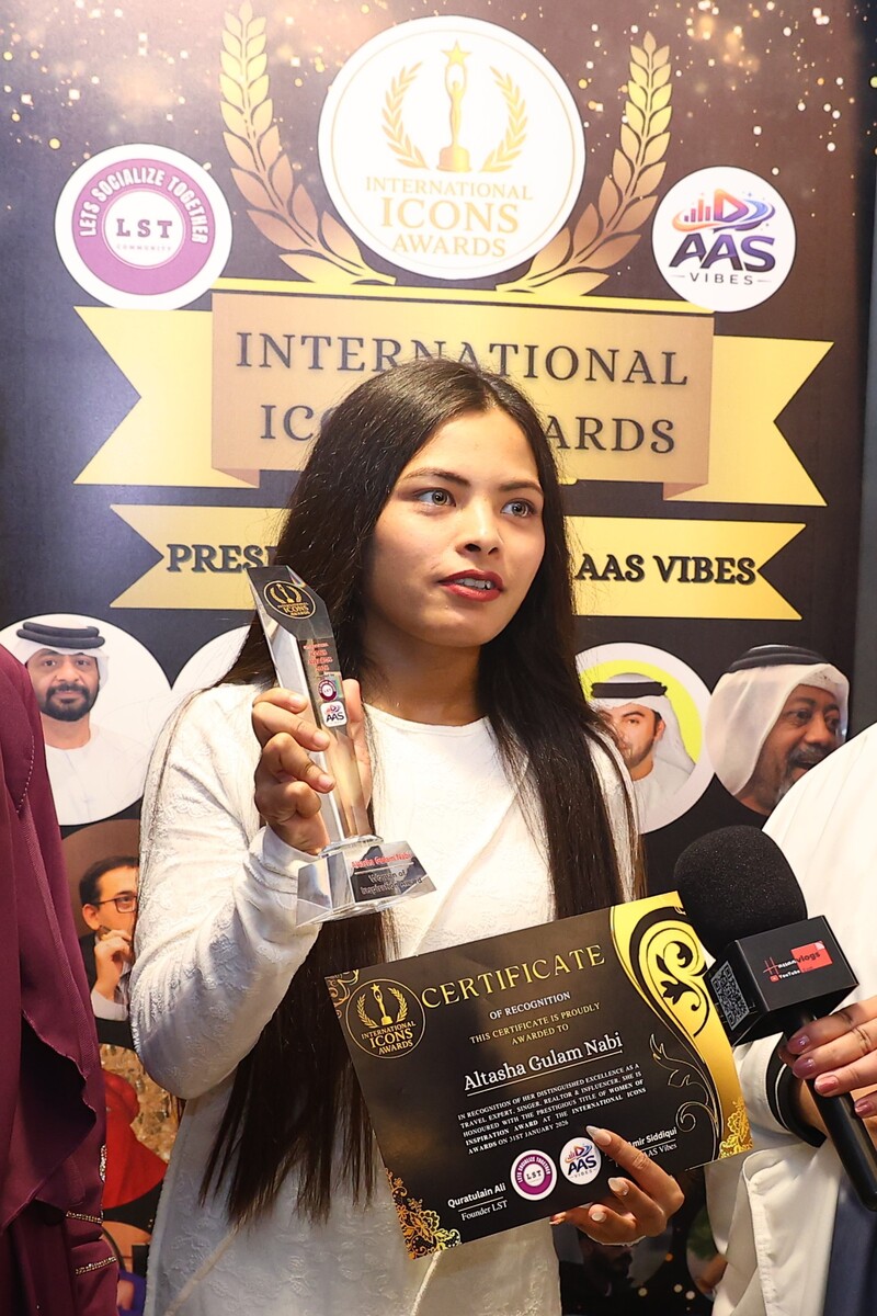altasha-gulam-nabi-international-icons-awards.jpg
