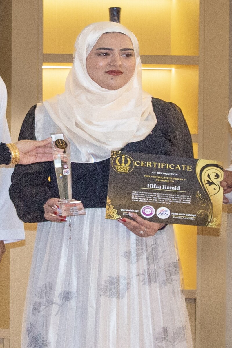 hifza-hamid-international-icons-awards.jpg